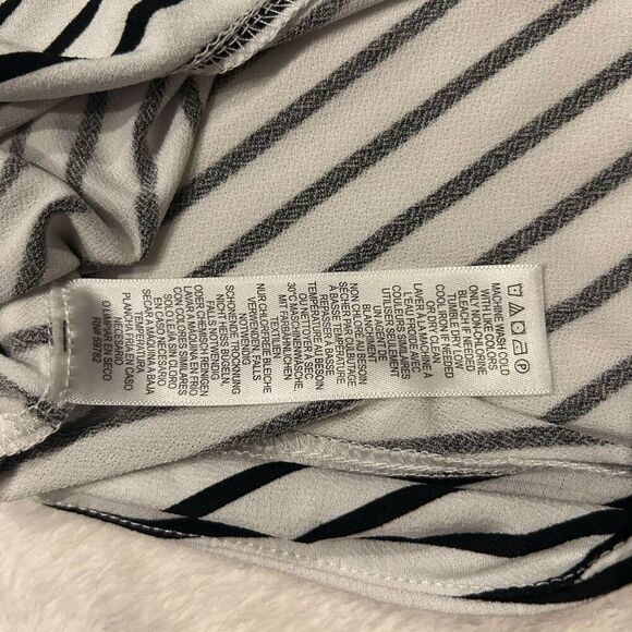 ADRIANNA PAPELL short sleeve stripped crop top shirt size medium - Picture 4 of 6